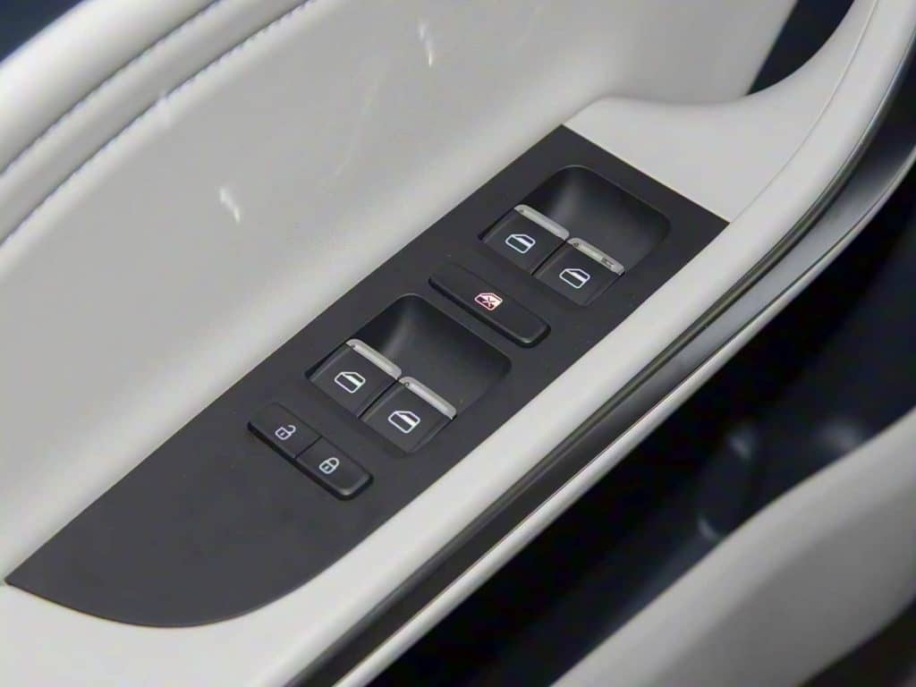 1400x1050_autohomecar__Chtk2Wa9qhCAeWTWABtUkCKRnWU494