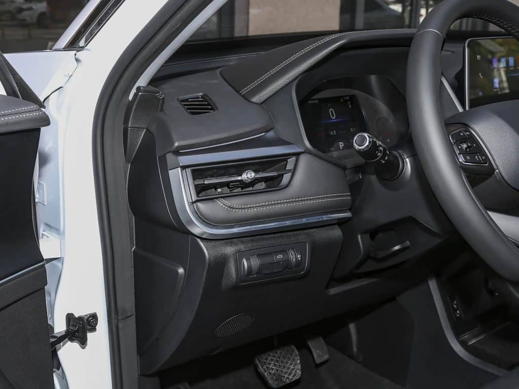 1400x1050_autohomecar__Chtk2Wb8GeaAftm-ACiVjAnCn74976