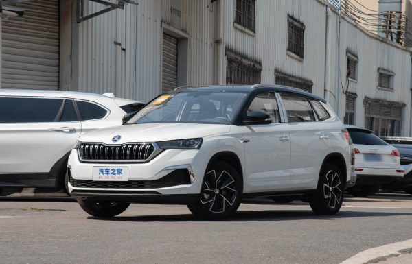 1400x1050_autohomecar__Chtk2WcEoaqAdF7xAFl7guj90RA008