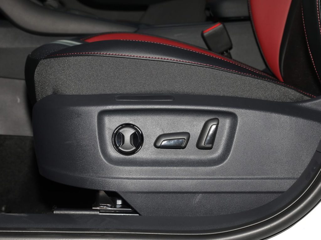 1400x1050_autohomecar__Chtk2WcP84eAOf5eADQjoomu4cg613
