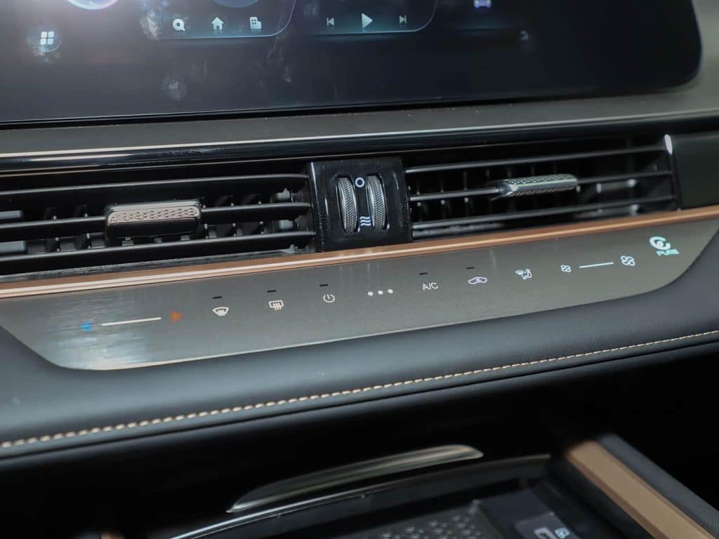 1400x1050_autohomecar__Chtk2WdWjfaAUQ8FAEpDIBMQ08E533