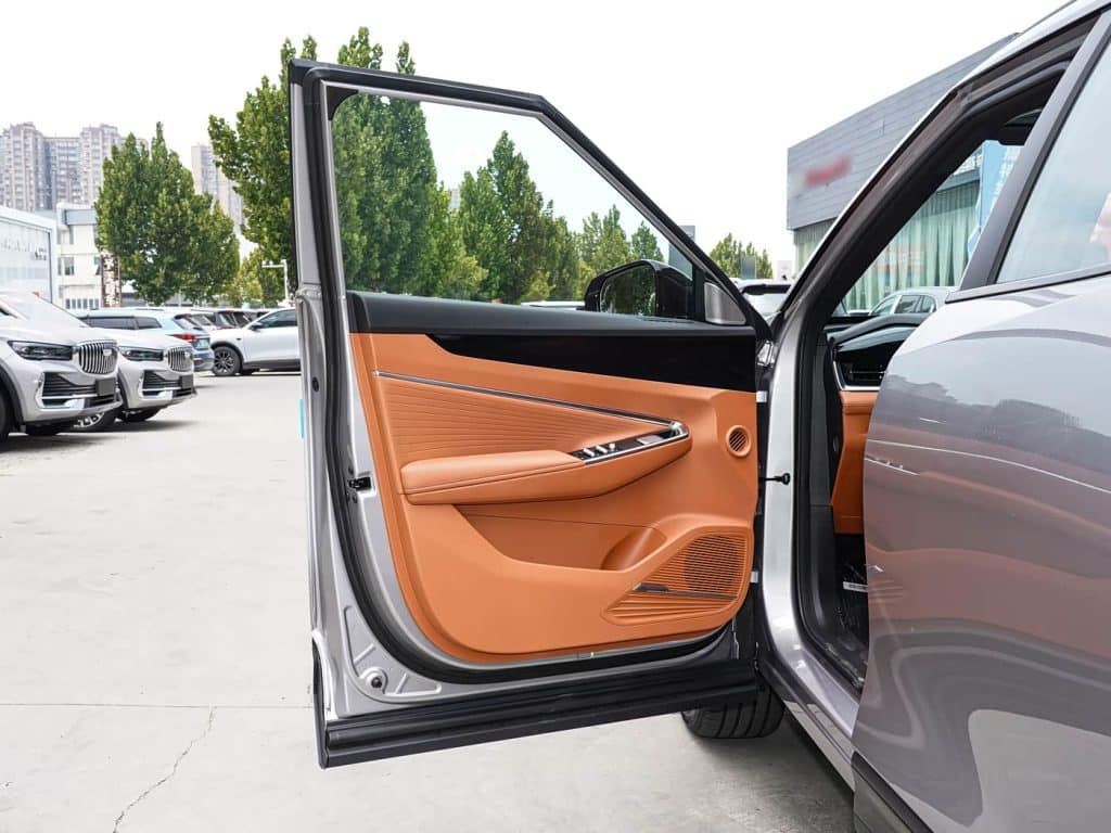 1400x1050_autohomecar__Chtk2Wh-ChyALvlAACrtlaOpfzA827
