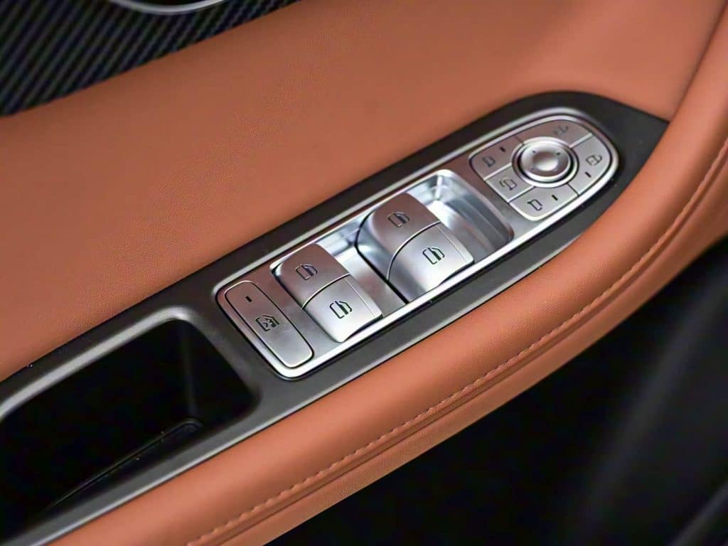 1400x1050_autohomecar__Chtk2WhKOgmAXLCRAEs4hVb1JVU651