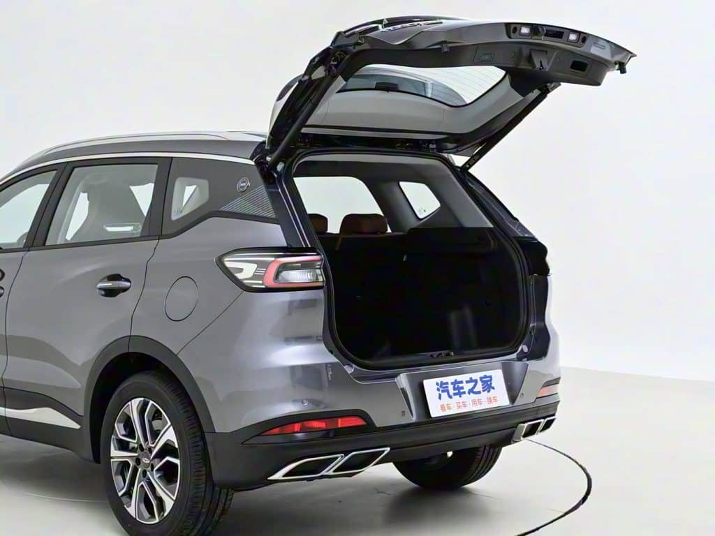 1400x1050_autohomecar__Chtk2WhKOqyATSMiAELXVKfvx-s290