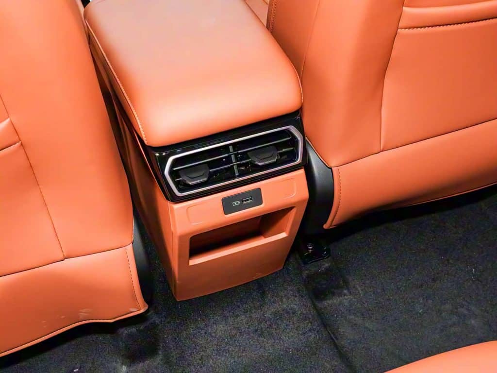 1400x1050_autohomecar__ChtliGh-Ce2AUnNBAB5pXegkUWg771