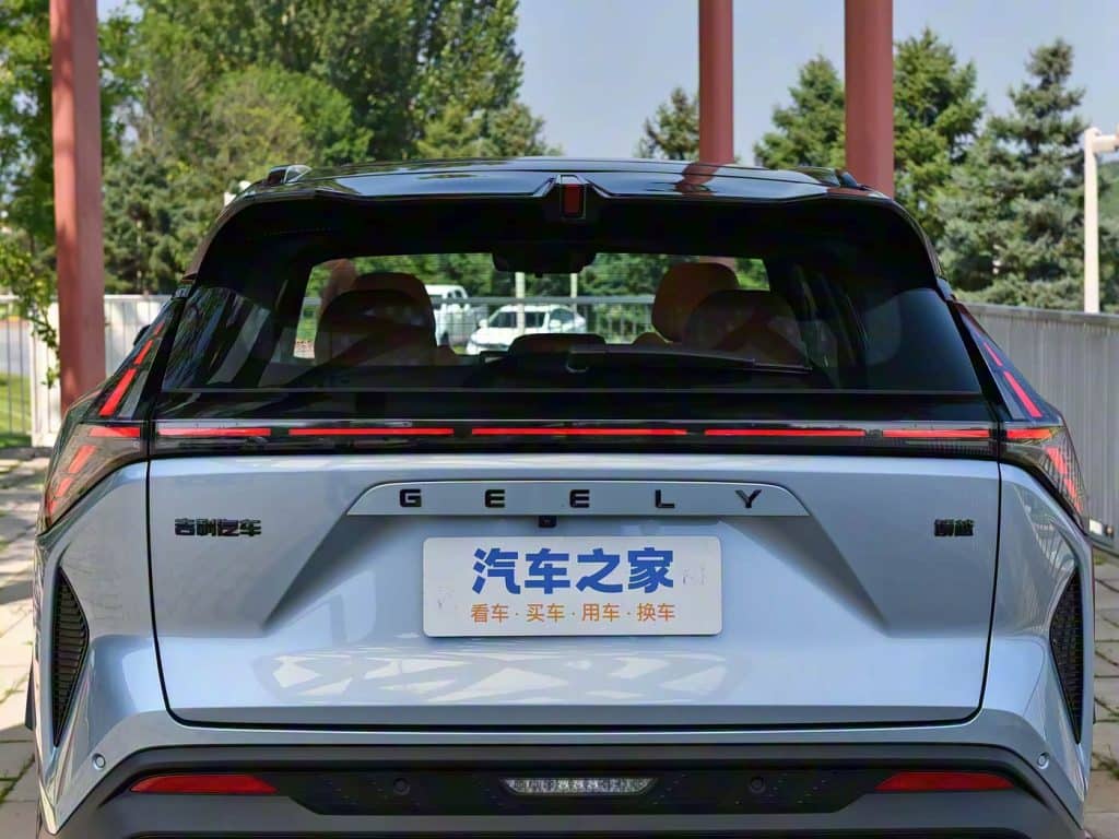 1400x1050_autohomecar__ChtliGh_wouAXKr0AC8NNCyRn4E064
