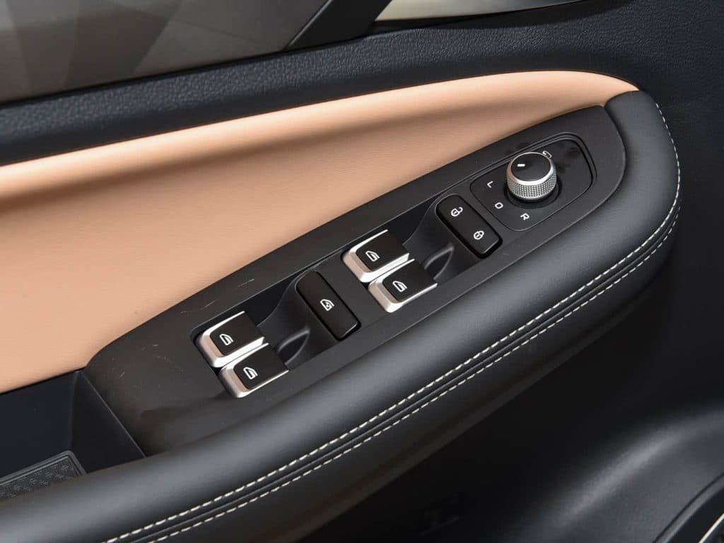1400x1050_autohomecar__Chtlx2gspxqAPaDeABOd0d9nmdQ682