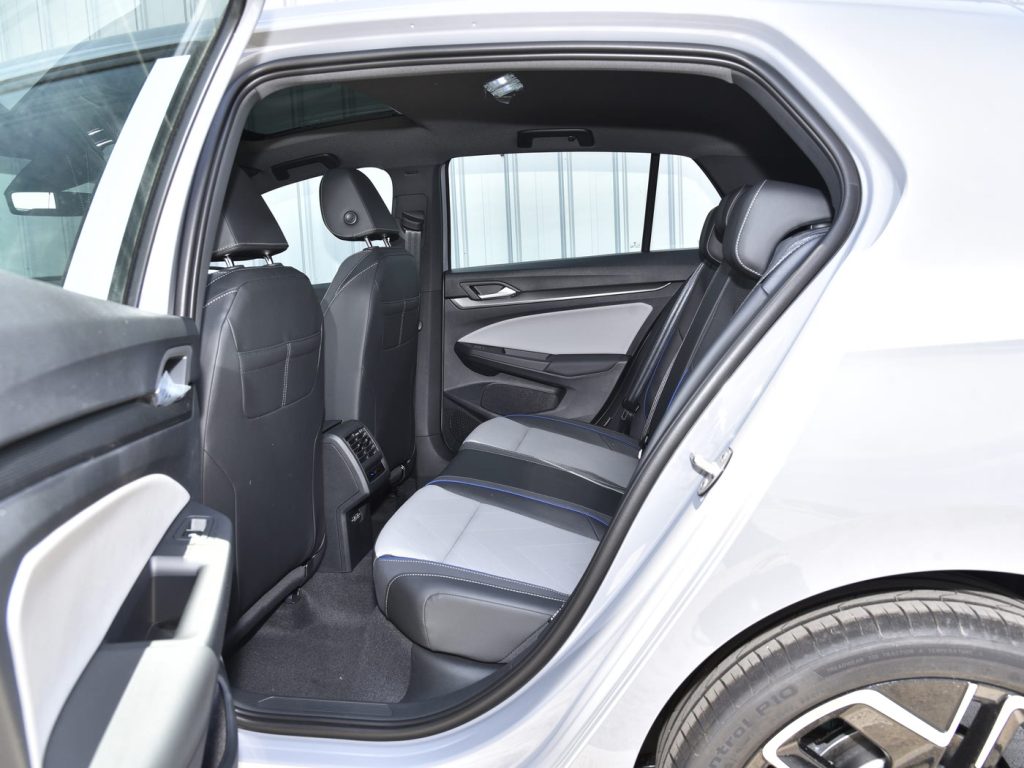 1400x1050_autohomecar__ChtlyGgjNJ6ARag1ADeWl0uII10749