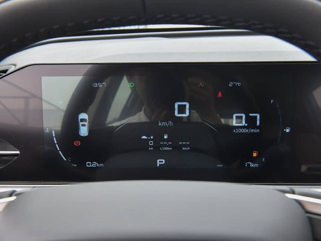 1400x1050_autohomecar__ChtlyGgspvCAYJMvAA9JM-F_Mds780