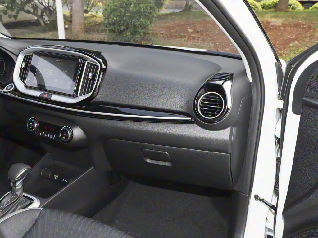 1400x1050_autohomecar__Chto52kIjHKASv4eADLpuVFE7oE718