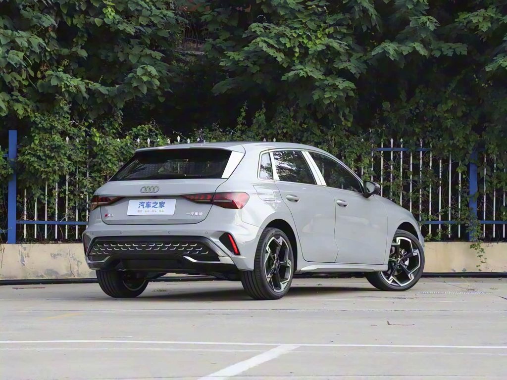 1400x1050_autohomecar__ChtpWGjAWkyABFNiADU8kxXcMLo019