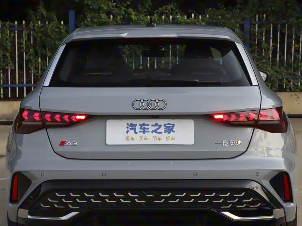 1400x1050_autohomecar__ChtpWGjAWn-AU9RLADZk8fur2oc446