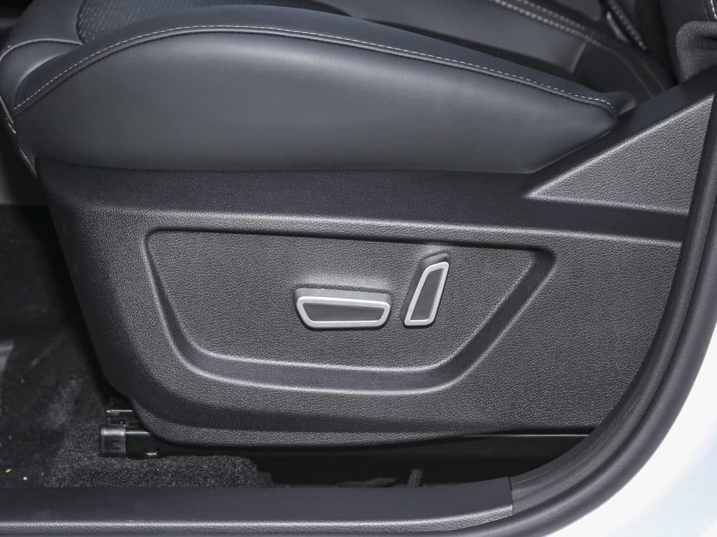 1400x1050_autohomecar__ChxkPWb8GvqASxvmADBubI4MWdU207