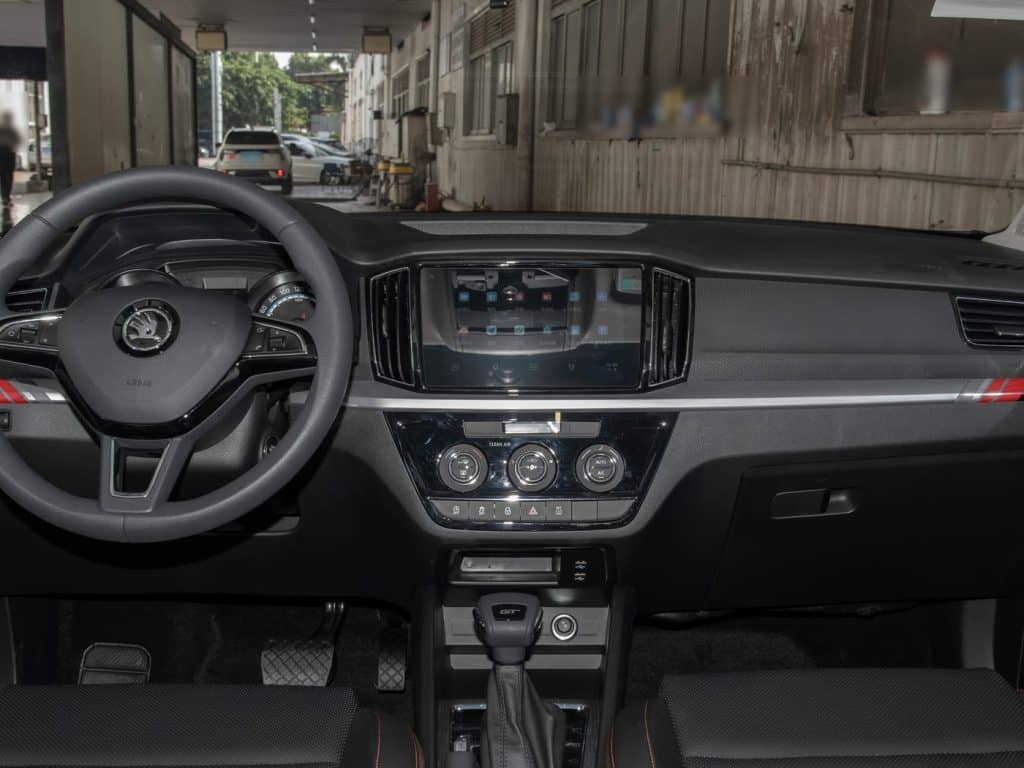 1400x1050_autohomecar__ChxkPWcEoc6AZ1TCAErJacvCVT8761