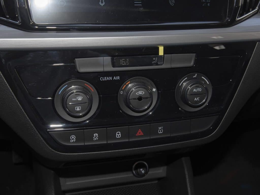 1400x1050_autohomecar__ChxkPWcEoceAMCE6AEU_zyXudg4327