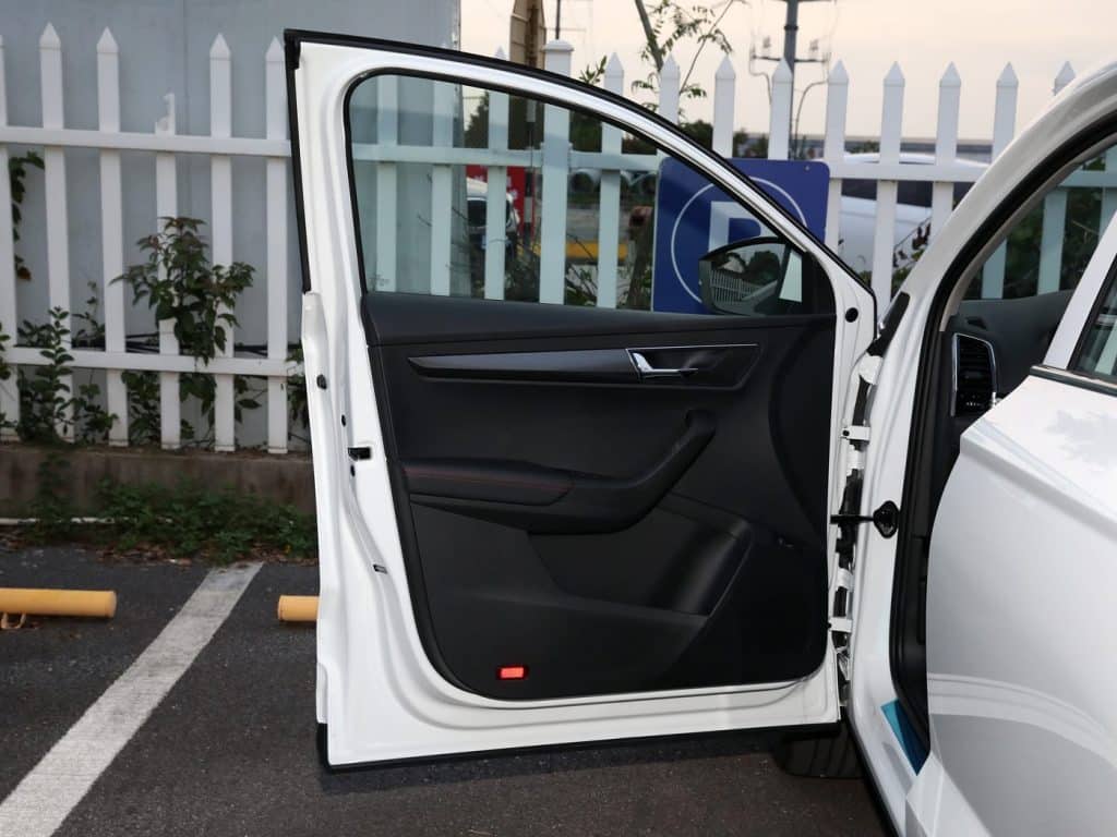 1400x1050_autohomecar__ChxkPWcP82SAaHT7ABvdT9ZQ5rU350