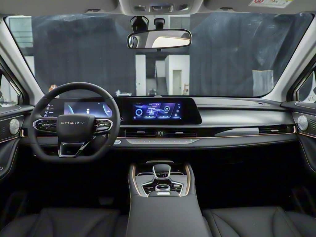 1400x1050_autohomecar__ChxkPWdWjheAYF18AFCSqhVVF-c615