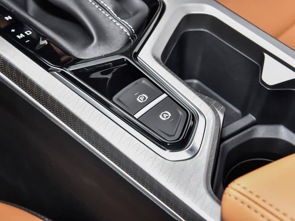 1400x1050_autohomecar__ChxkPmZy12CAJANBABH85kUq_S0777