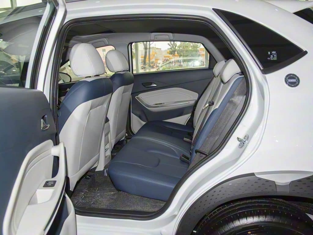 1400x1050_autohomecar__ChxkPma9qeyASCrtACOvJtQYlrA613