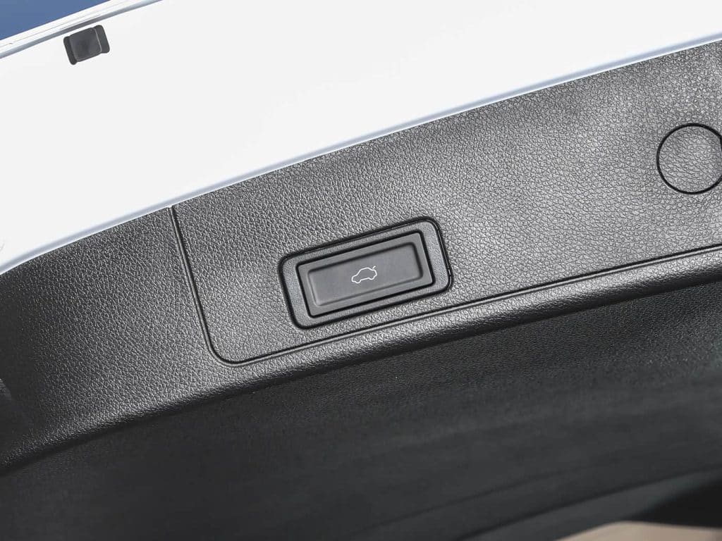 1400x1050_autohomecar__ChxkPmb8GtSASuApACo5J4ONqRY198