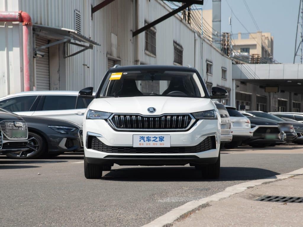 1400x1050_autohomecar__ChxkPmcEobKARlW1AFpZZsi977k467