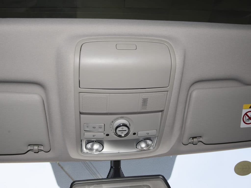 1400x1050_autohomecar__ChxkPmcEofeAHtmtAEGkMW8Ec_I329