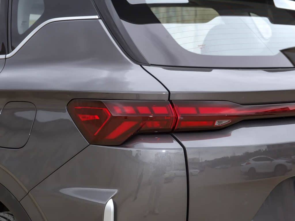 1400x1050_autohomecar__ChxkPmcImBqAe-utAA4JsFA557s649