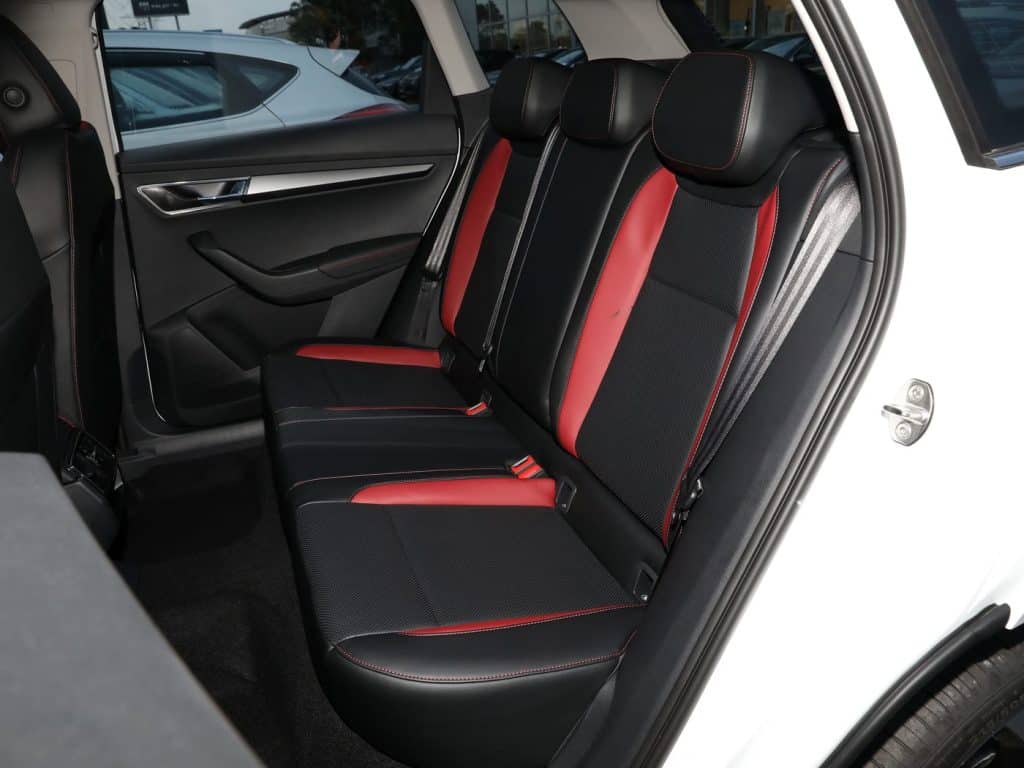 1400x1050_autohomecar__ChxkPmcP826AOR3QACCKkSPUbTE011