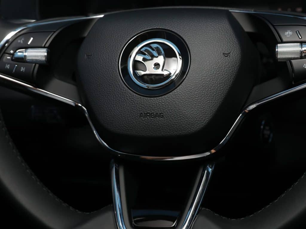 1400x1050_autohomecar__ChxkPmcP8ySAU9UaABennSAssdA027