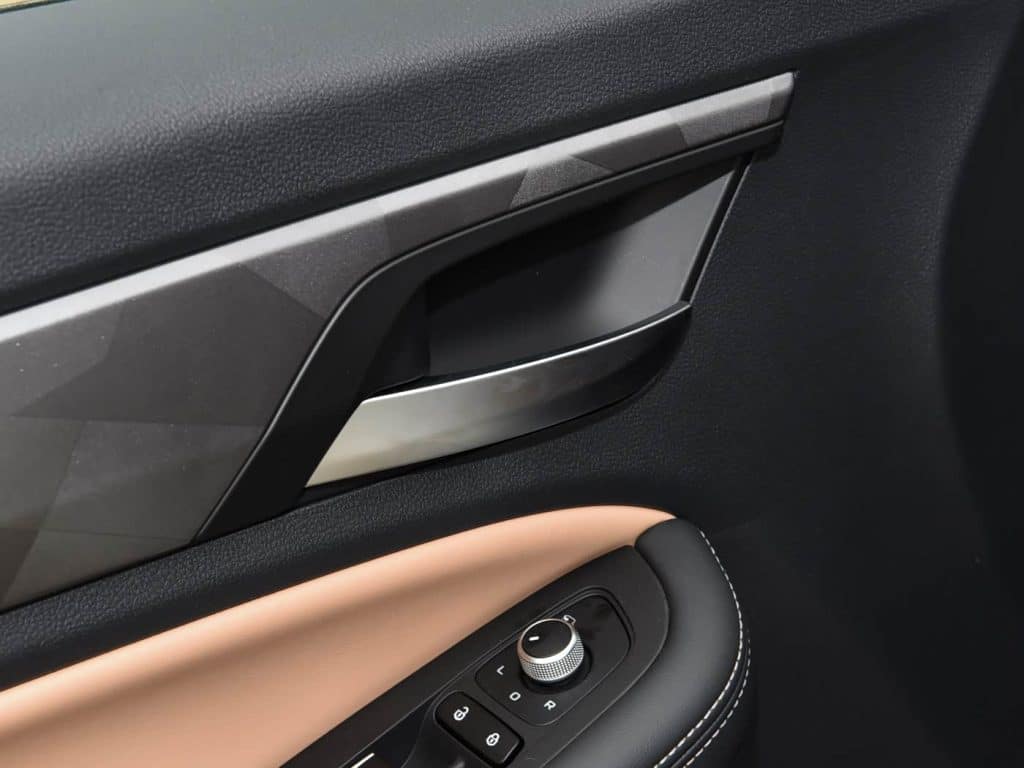 1400x1050_autohomecar__ChxkPmgspxGAMNIMABJbESgxgEs664