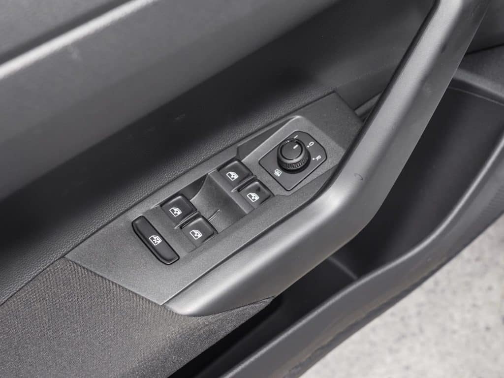 1400x1050_autohomecar__ChxkjmQo7-qAERRIAC6IsbK0Qj4356