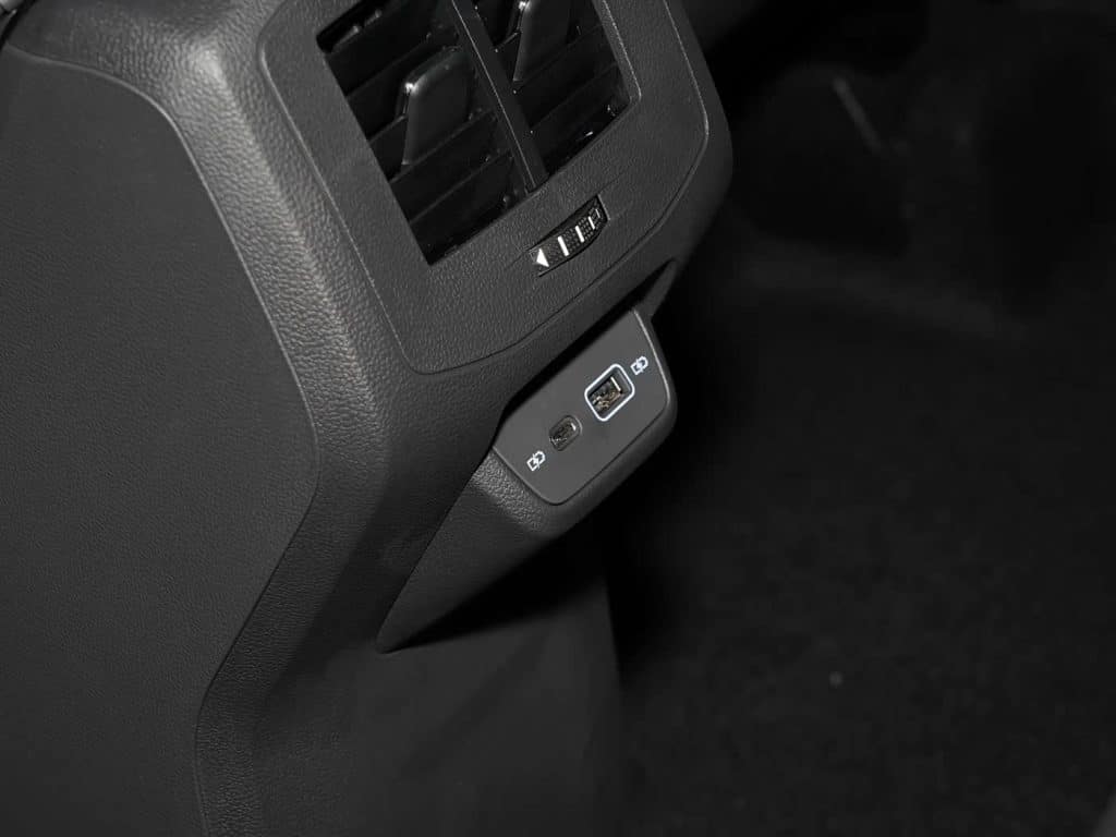 1400x1050_autohomecar__ChxkmWSdE9yAf2K0ACRaD602LGM020