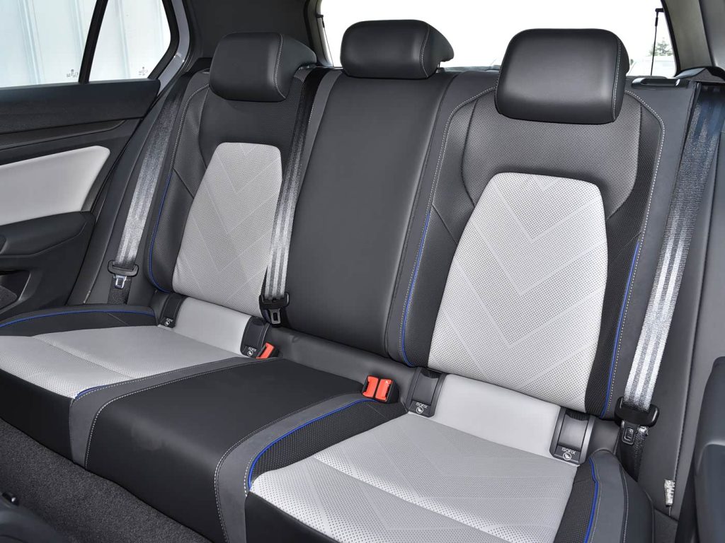 1400x1050_autohomecar__ChxkmWgjNNeAc_aNAFEj5g6clVU737