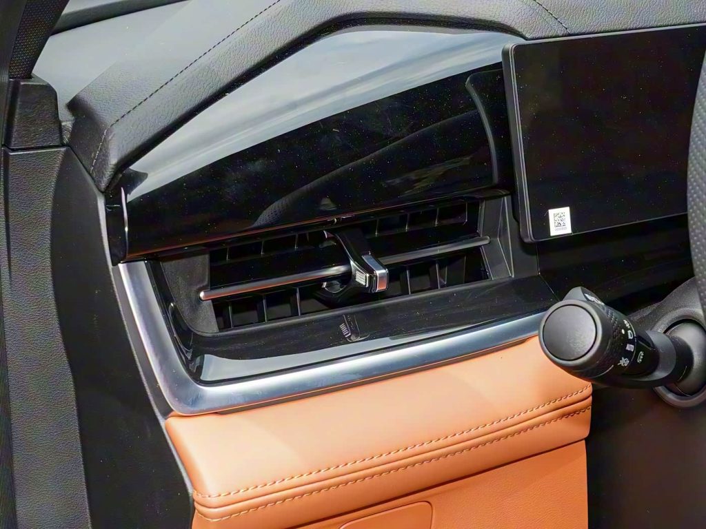 1400x1050_autohomecar__ChxkmWh-B5GAZc35AC30aaKMz0w043