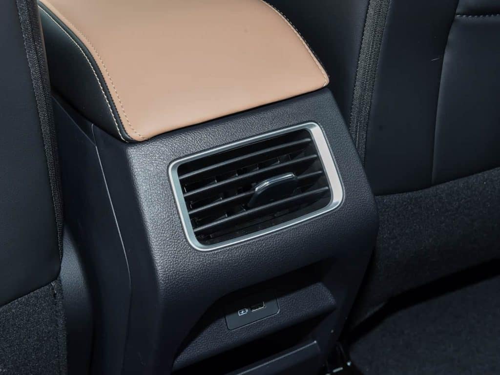 1400x1050_autohomecar__ChxkmmgspxWAIJR0ABkslP8PTOQ179