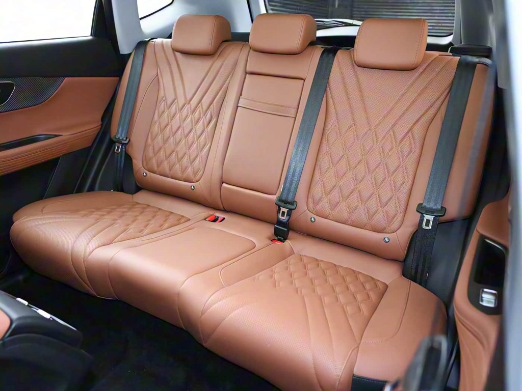 1400x1050_autohomecar__ChxkmmhKOt6AAEsDAFiG-GOgIg0250