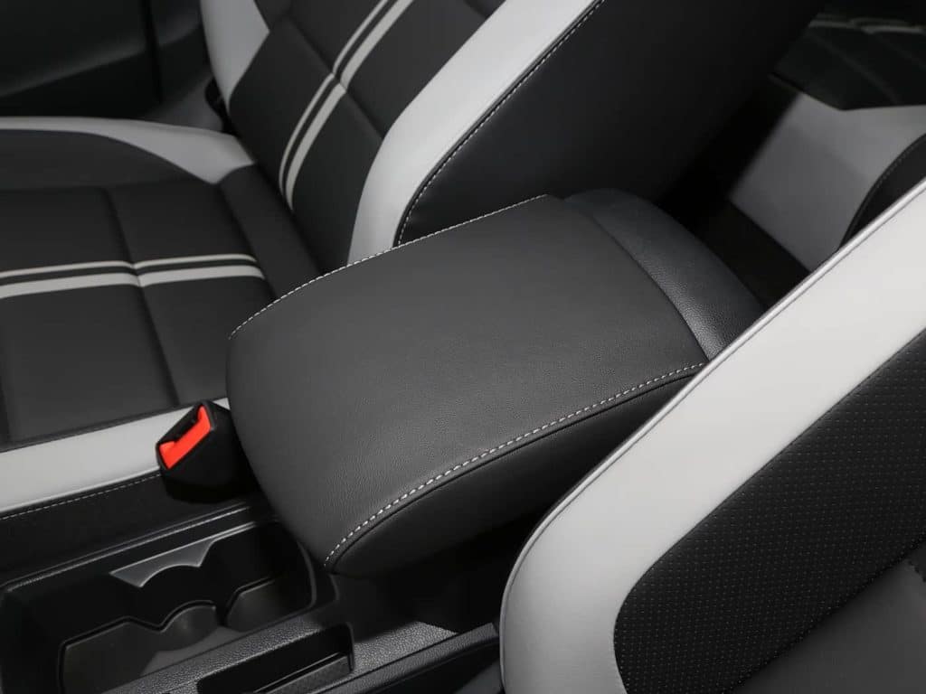 1400x1050_autohomecar__ChxknGf54IiACpEMAEMQ9sVV9nA985