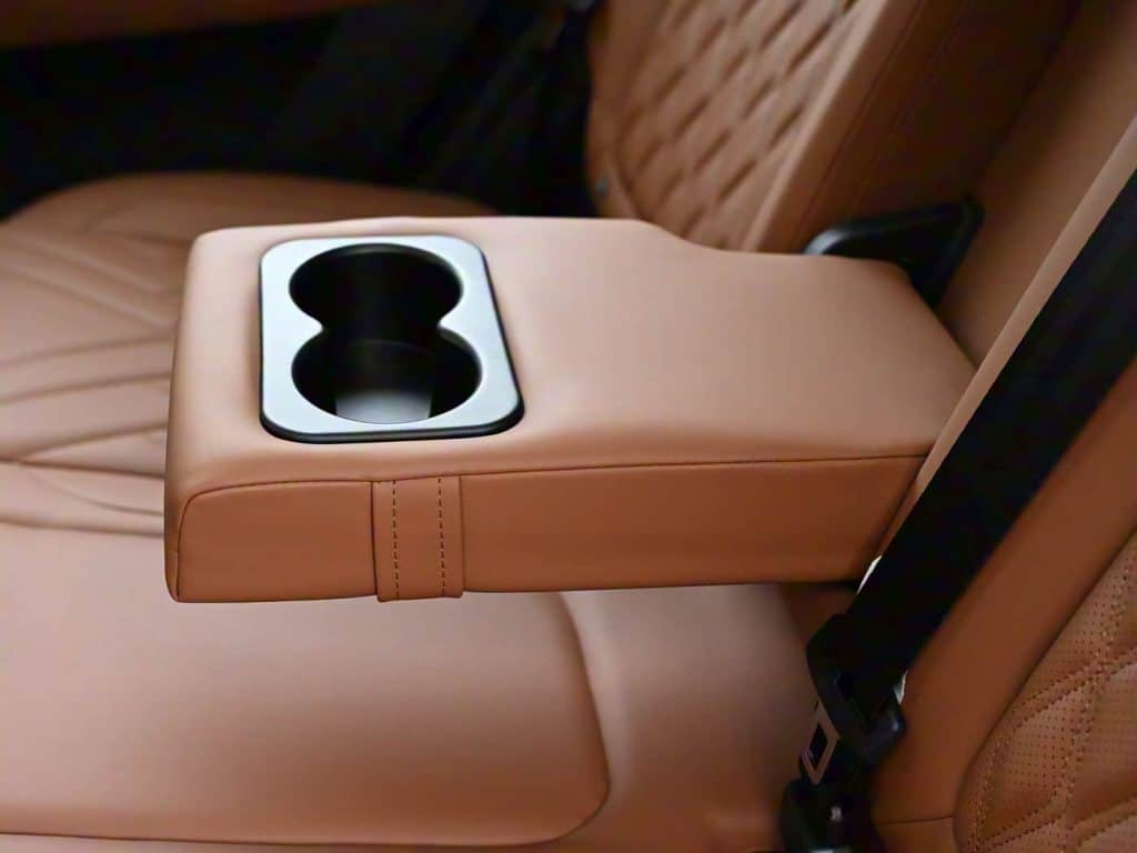 1400x1050_autohomecar__Chxky2hKOnaAK3_lAEBCe_s2I3c380