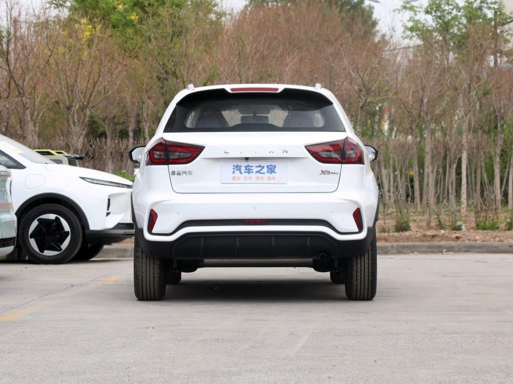 1400x1050_autohomecar__ChxoHWYxjWGAEyWGABhSpiI9ESE360