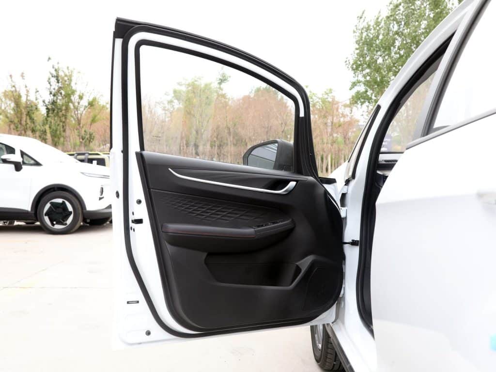 1400x1050_autohomecar__ChxoHWYxjdWAU1g-ABiIht3YoCc093