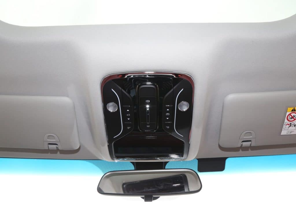 1400x1050_autohomecar__ChxoHWfrRMCAPKapAFWlF91yG4U790