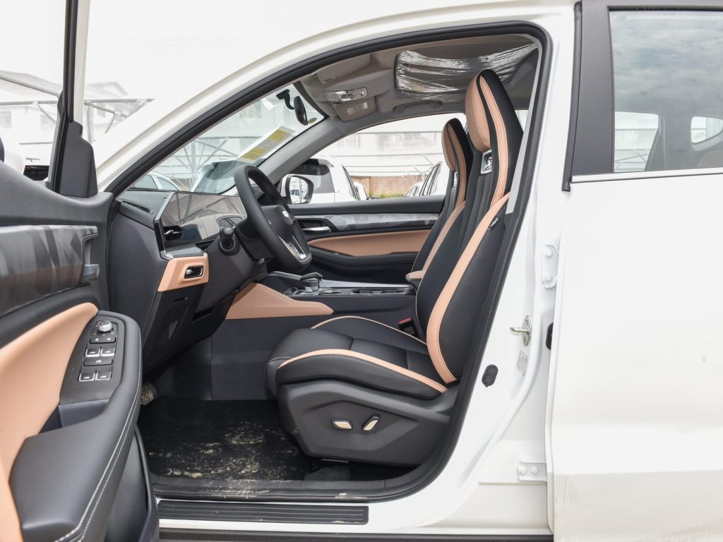 1400x1050_autohomecar__ChxoHWgspxeATVzfABSmwXHtR0c299