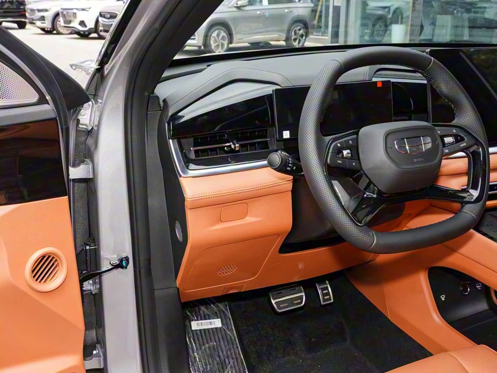 1400x1050_autohomecar__ChxoHWh-B7uARwDfACVNUYl3kHk742