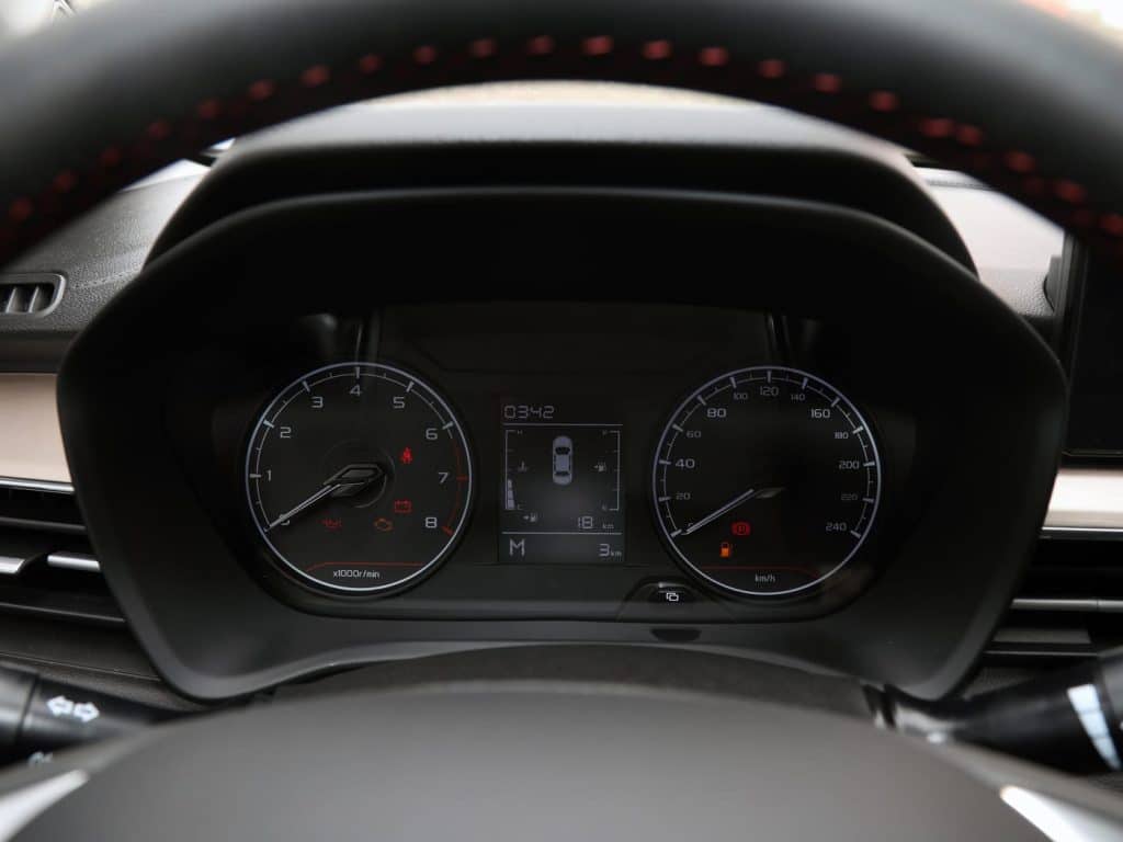 1400x1050_autohomecar__ChxoHmYxjXSAKJd3ABEm8IXDEnE006