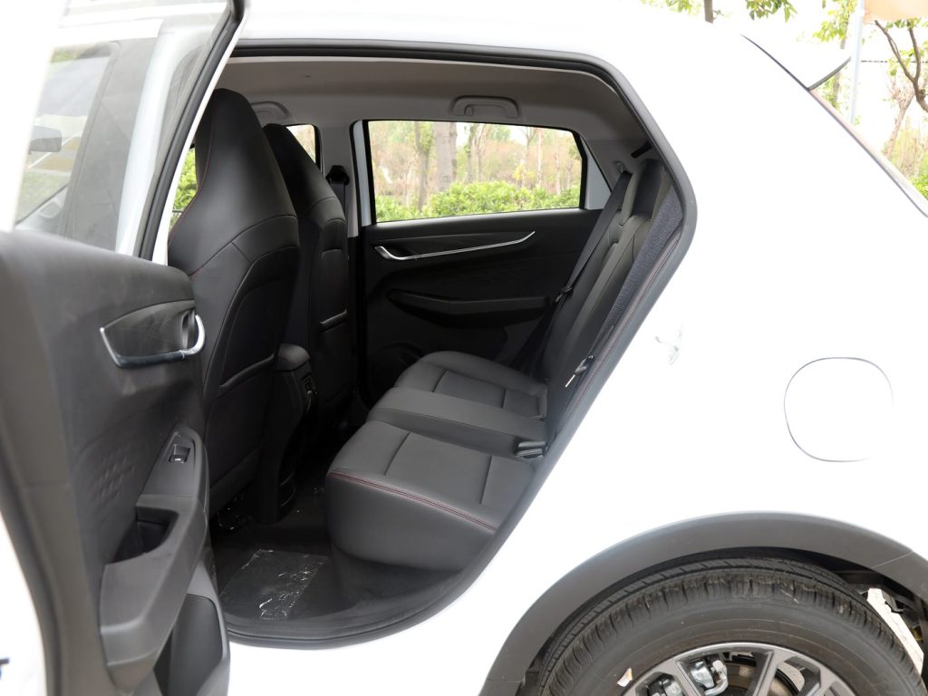 1400x1050_autohomecar__ChxoHmYxjdeAfcAYABXU4khyh8M921