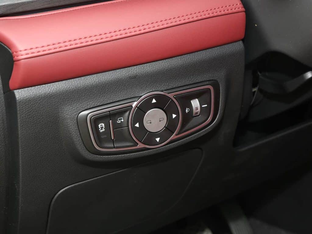 1400x1050_autohomecar__ChxoHmfrQ5uAM1LsAEjGDKmhtIA530