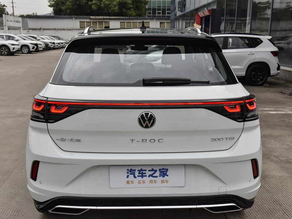 1400x1050_autohomecar__ChxoHmgy1ryAPF2eADxgQiIH1oI885