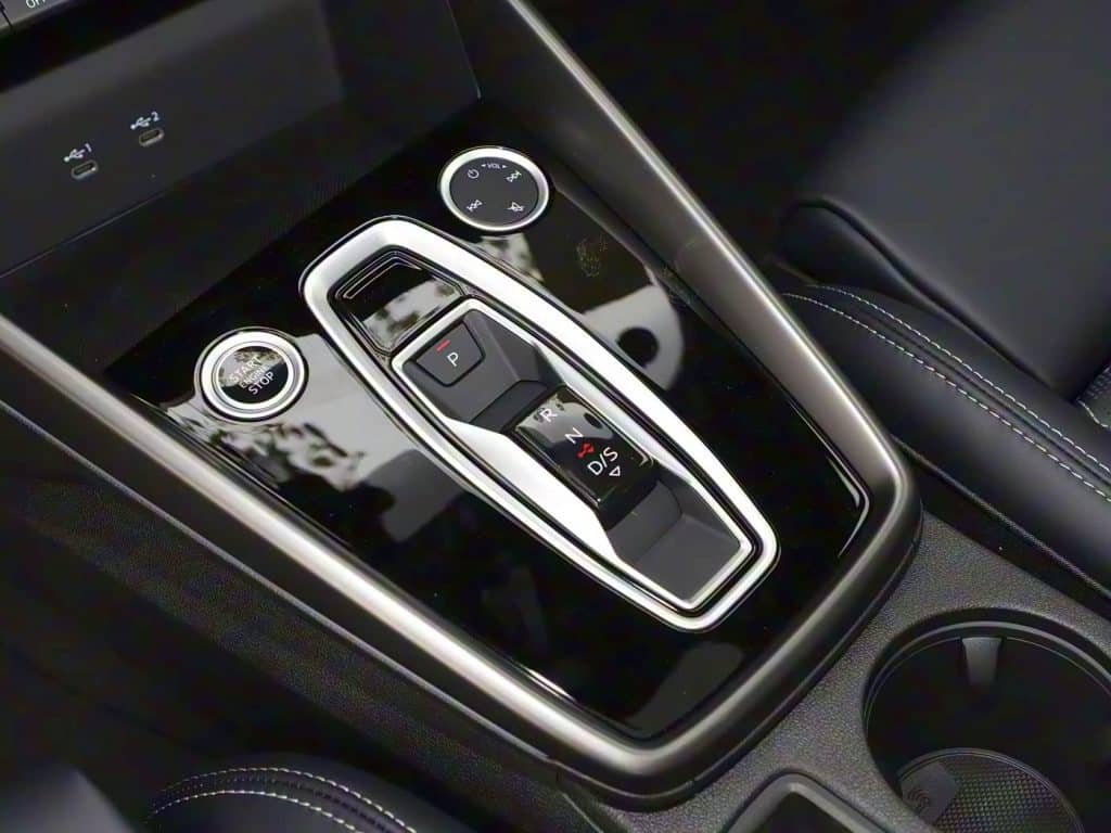 1400x1050_autohomecar__ChxpV2k6OM2AWYEcADjULgU-SkI502