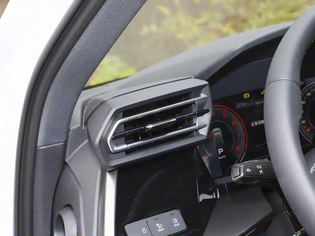 1400x1050_autohomecar__ChxpV2k6OMSAYlq6ADitbkb9S0Y171
