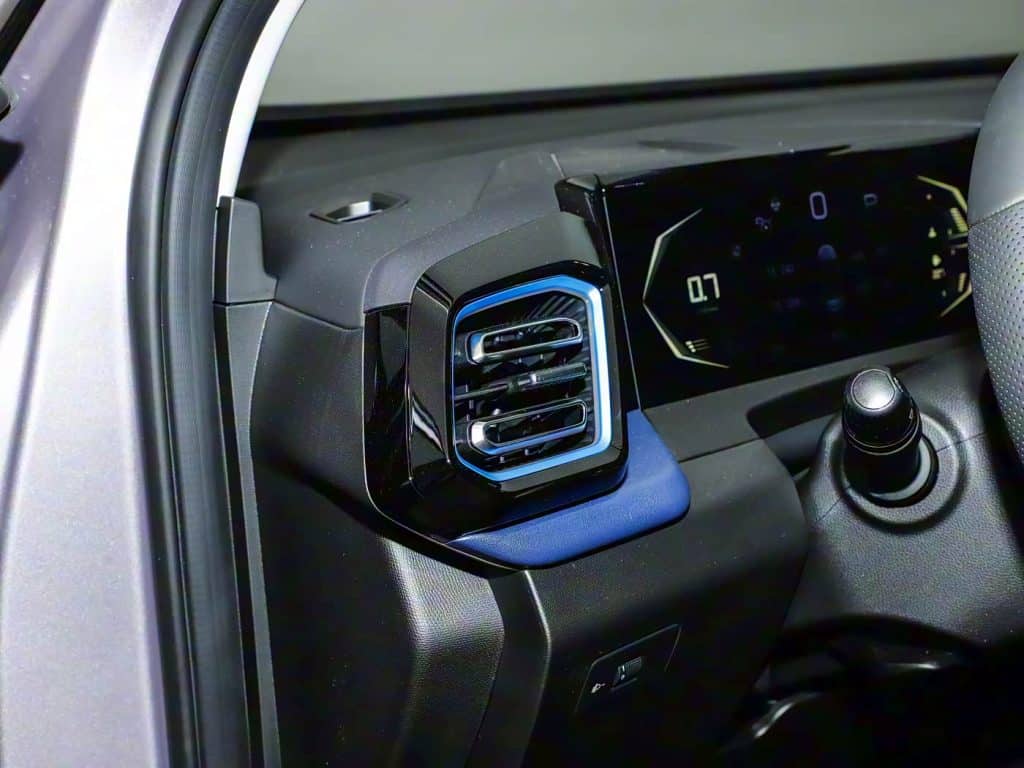 1400x1050_autohomecar__ChxpVmj139KAEnn9ACB8IQ4Jykc828